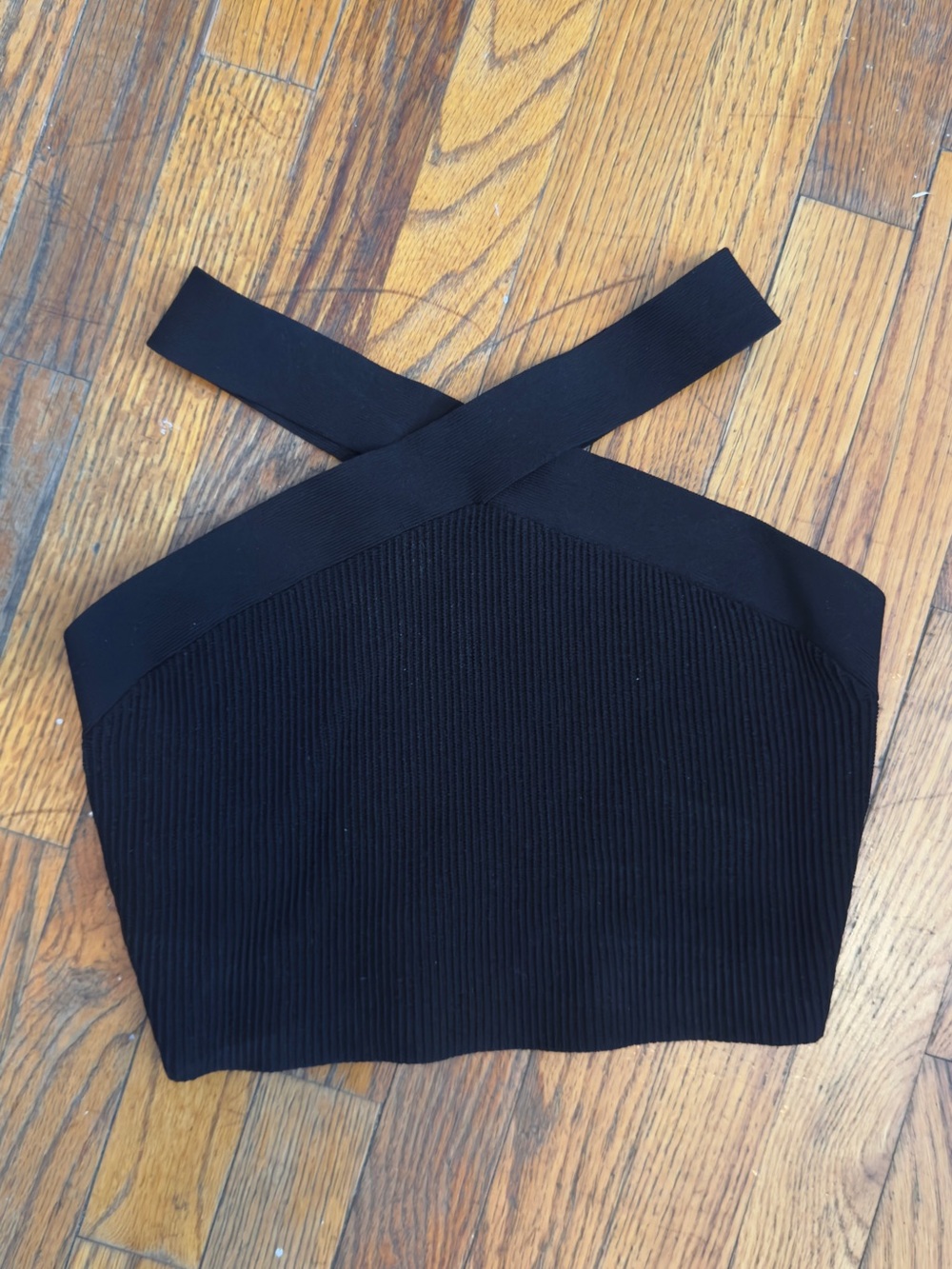 Babaton Black Ribbed Cross-Back Crop Top - size large